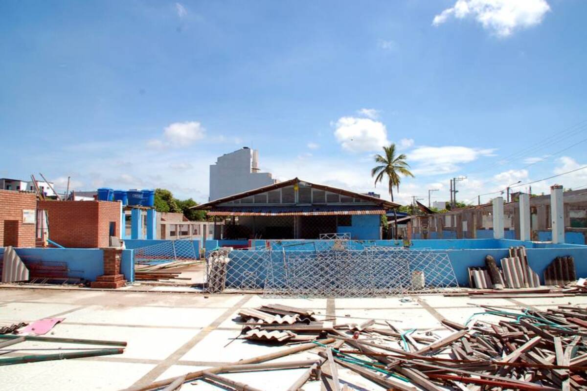 Las obras en el Colegio José Antonio Galán son las que más complejidad han presentado para el Municipio y la firma contratista. Tras una suspensión de dos meses, reiniciarían en julio y se espera que el próximo año escolar los estudiantes estén estrenando la remodelación. (Foto: Archivo/VANGUARDIA LIBERAL)