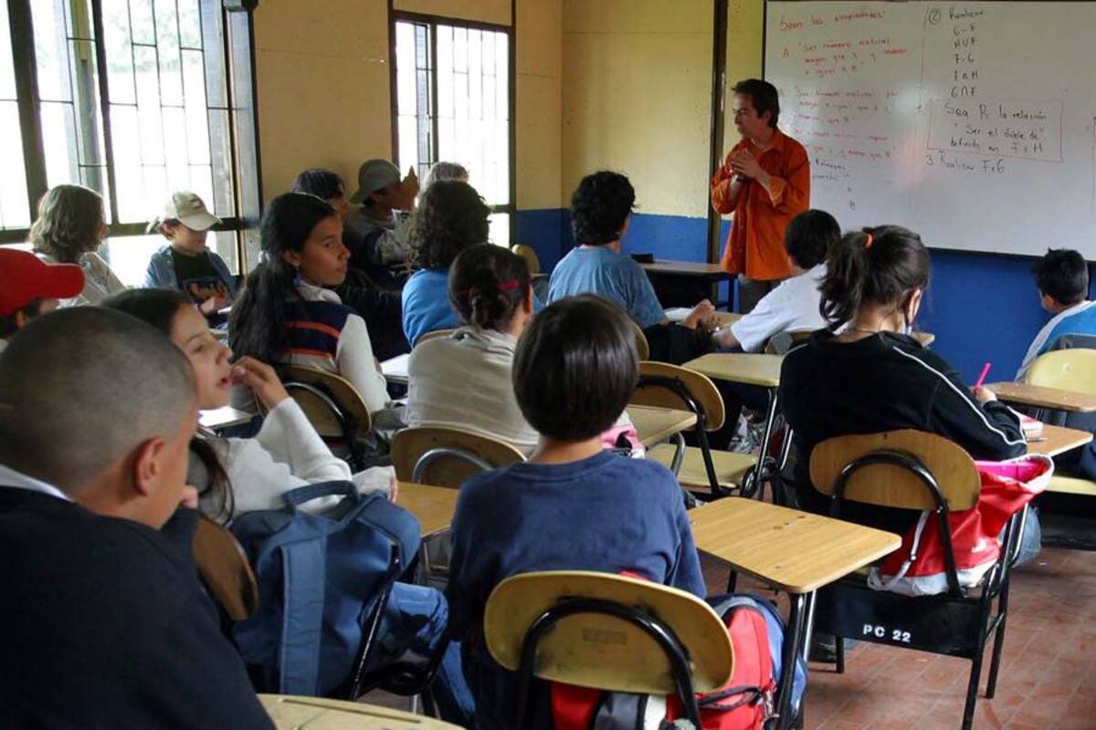 Los profesores interesados en postularse pueden escribir al correo correo premioexcelenciapiedecuesta@hotmail.com y solicitar la guía (Foto: Archivo/VANGUARDIA LIBERAL )