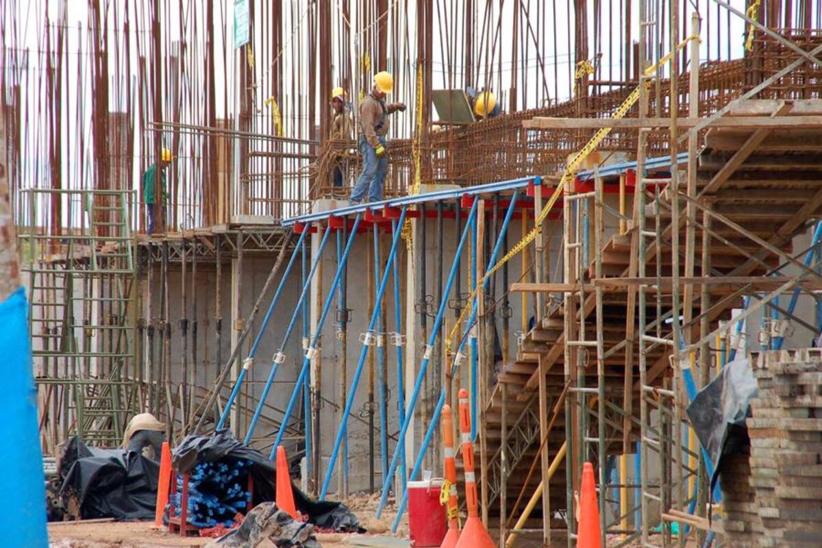 Las contralorías General de Santander y Municipal de Barrancabermeja determinaron hallazgos administrativos y disciplinarios en obras del nuevo estadio de fútbol del Puerto Petrolero. (Foto: Edgar Pernett/VANGUARDIA LIBERAL)