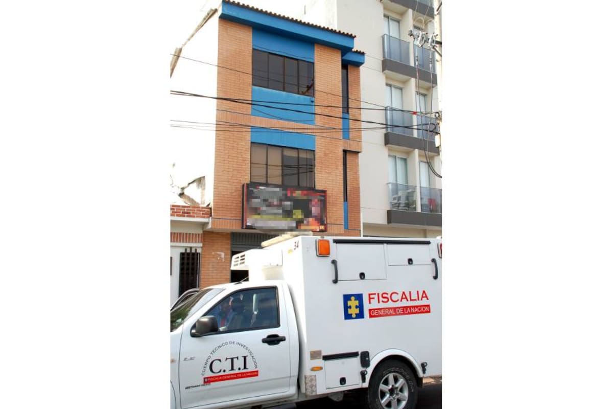 En el tercer piso de esta edificación vivía Gilberto Camacho. Allí mismo fue asesinado con arma blanca (Foto: Édgar Pernett/ VANGUARDIA LIBERAL)