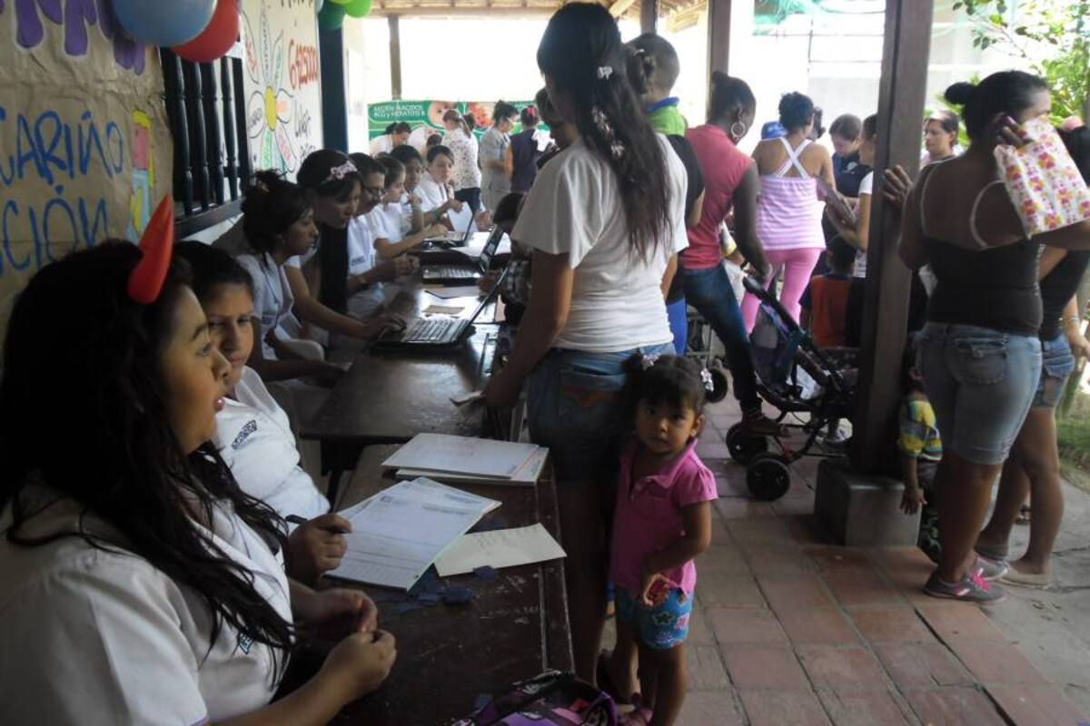 La actividad se desarrolló durante toda la mañana y parte de la tarde, por el gran número de beneficiarios. La cita fue exactamente en el sector conocido como La Casona. (Foto: Suministrada/VANGUARDIA LIBERAL)