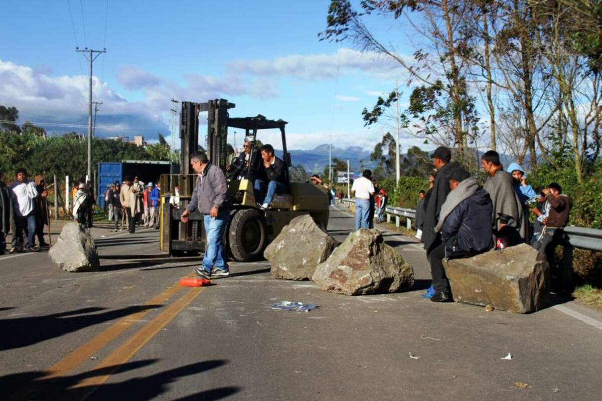 Aunque en algunos departamentos como Boyacá y Cundinamarca la situación se comienza a normalizar después de 15 días del paro agrario, en regiones como Caquetá, Huila y Putumayo las protestas continúan al igual que el desabastecimiento de los alimentos por el bloqueo de las vías. (Foto: Archivo/VANGUARDIA LIBERAL)