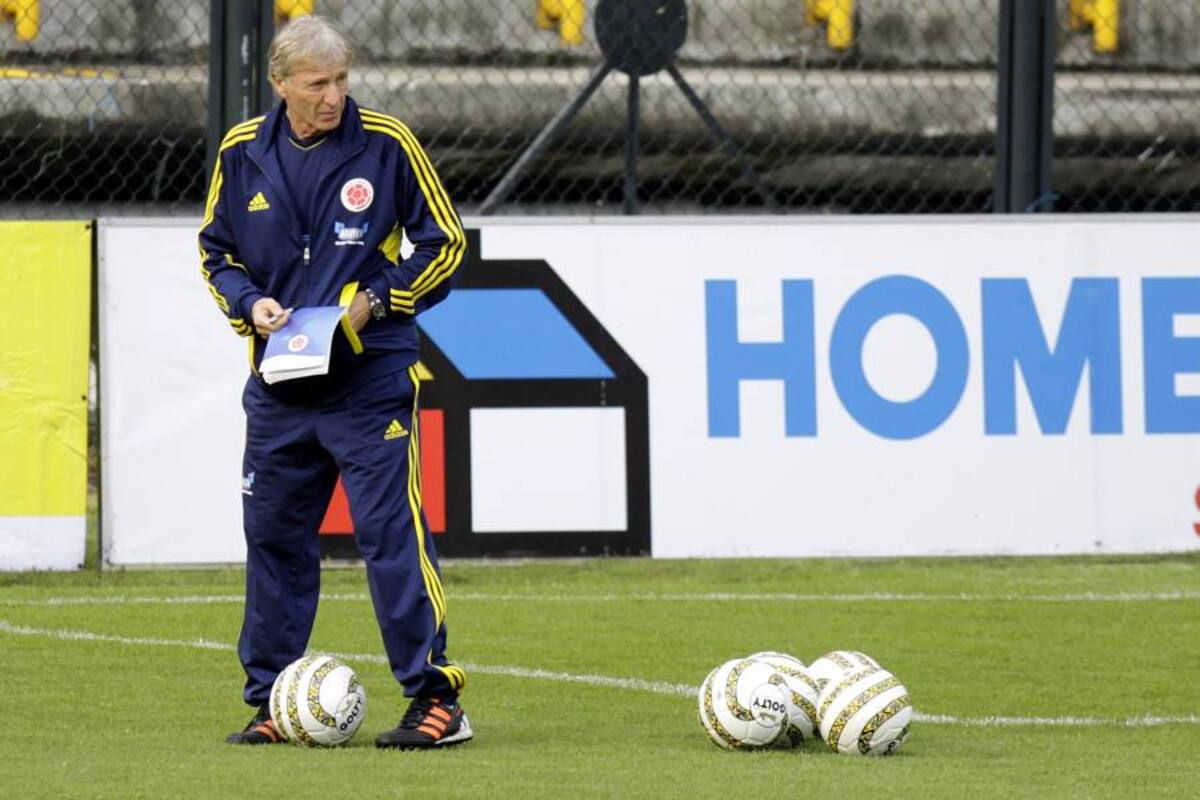 La Selección Colombia de Fútbol de Mayores arrancó en forma su preparación para afrontar los próximos dos juegos por la Eliminatoria Suramericana para el Mundial de Brasil 2014, contra Ecuador (en Barranquilla) y Uruguay (en Montevideo). El técnico Pékerman hoy tendrá el grupo completo. (Foto: Colprensa / VANGUARDIA LIBERAL)