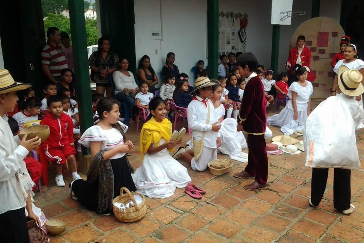 Escenas de teatro, representadas por los estudiantes del Colegio Siglo XXI, que hacen parte de proyecto lector, donde se pone en práctica lo aprendido en aulas de clase. (Foto: Luis Fernando Martínez Vargas/VANGUARDIA LIBERAL)