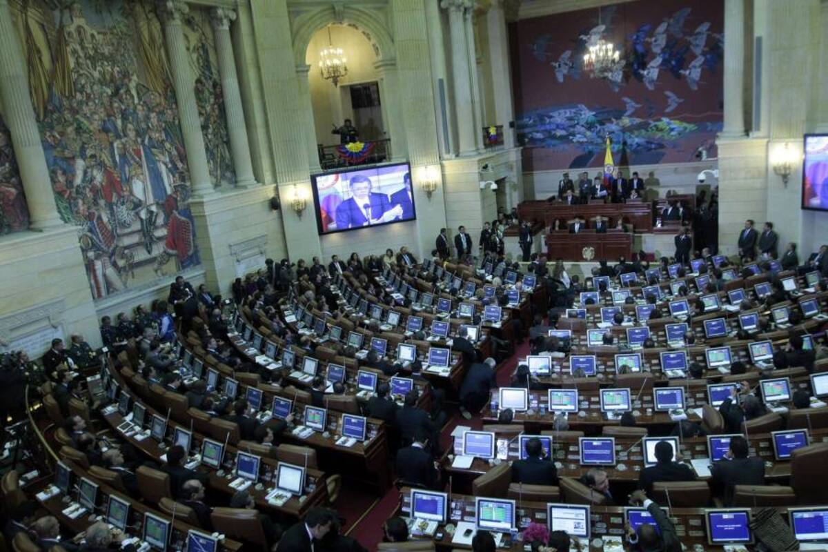 En caso de que la Corte Constitucional no le hubiera puesto un tope a las pesiones, 30 congresistas más habrían obtenido el millonario beneficio. (Foto: Archivo / VANGUARDIA LIBERAL)