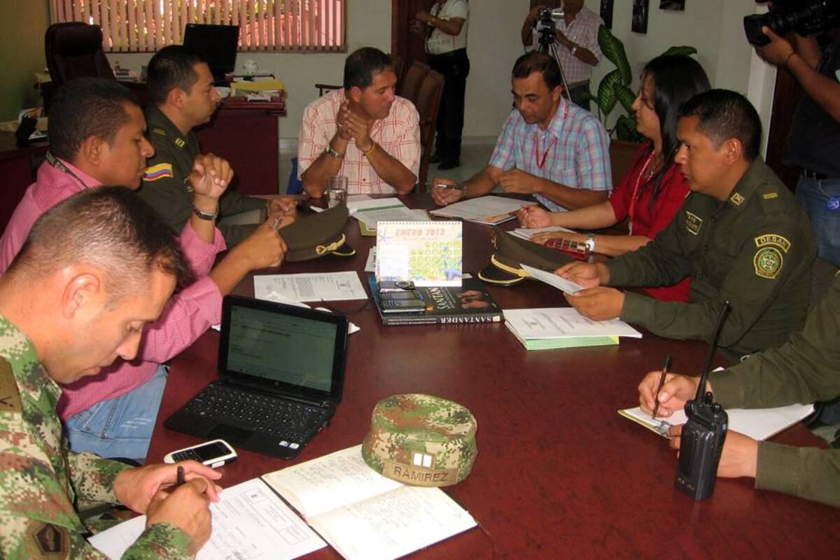 Consejo de seguridad realizado recientemente para reglamentar lo correspondiente a la seguridad en el evento ferial que se realiza en el socorro del 9 al 13 de mayo, con motivo de la feria comercial y ganadera. (Foto: Luis Fernando Martínez Vargas/VANGUARDIA LIBERAL)