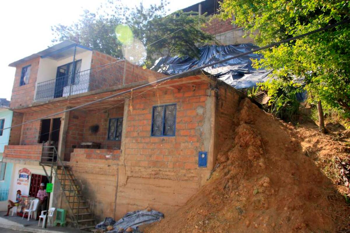 El 60% de los asentamientos precarios y el 62% de las barrios precarios del municipio de Girón se encuentran en laderas, con un alto riesgo de amenaza por remoción en masa. (Foto: Archivo/VANGUARDIA LIBERAL)