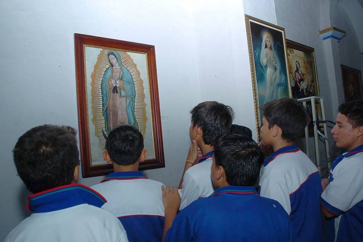 Por estos días se lleva a cabo la muestra pictórica de reconocidos artistas piedecuestanos en la celebración del mes de la madre, dentro del templo del Perpetuo Socorro. (Foto: Archivo / VANGUARDIA LIBERAL)