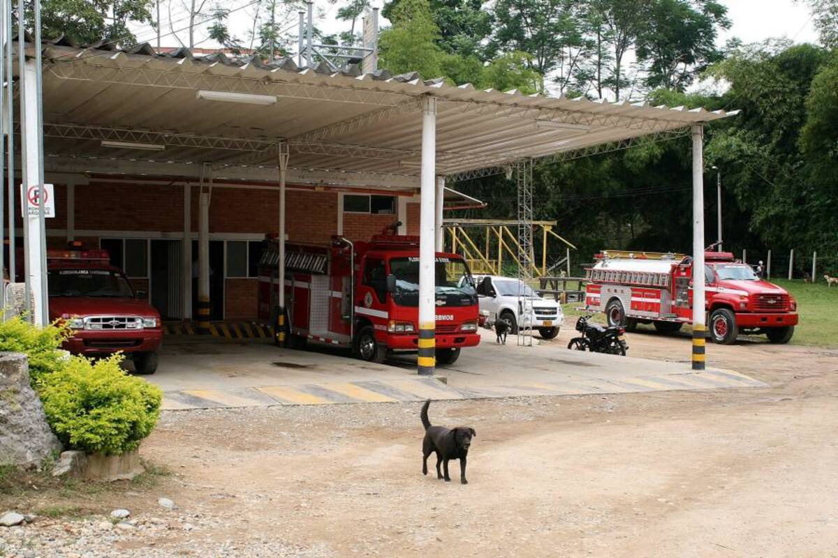 La estación de bomberos de Floridablanca está ubicado en Bucarica, cerca al colegio Gabriel García Márquez. (Foto: Archivo/VANGUARDIA LIBERAL )