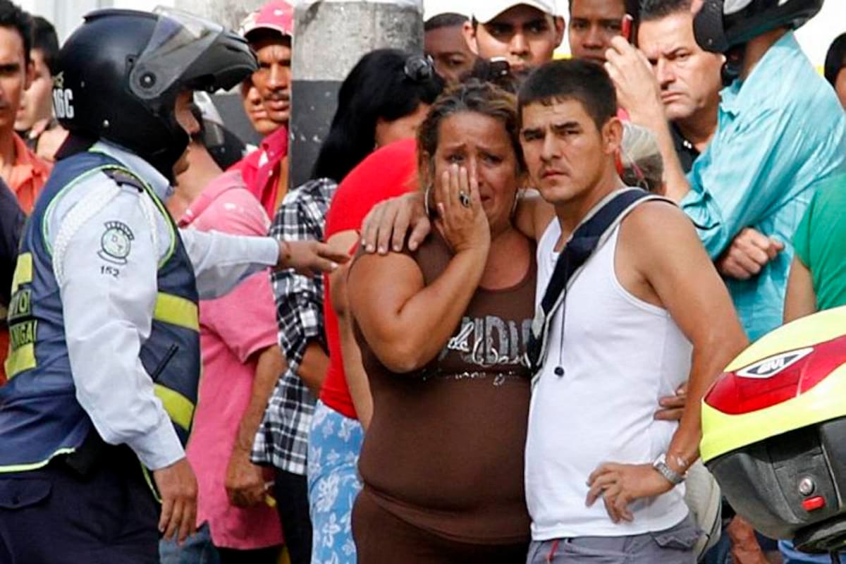 Los familiares de la víctima fatal llegaron al sitio de la tragedia buscando información sobre lo que sucedió en el percance en el que falleció Arsenio Duarte.