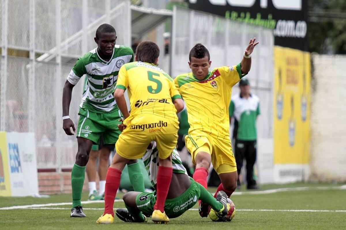 Ayer terminó en la Cancha Marte el Campeonato Nacional Juvenil, en el que Antioquia se llevó, por séptima vez consecutiva, todos los honores. Santander terminó en el quinto lugar. (Foto: Javier Gutiérrez / VANGUARDIA LIBERAL)