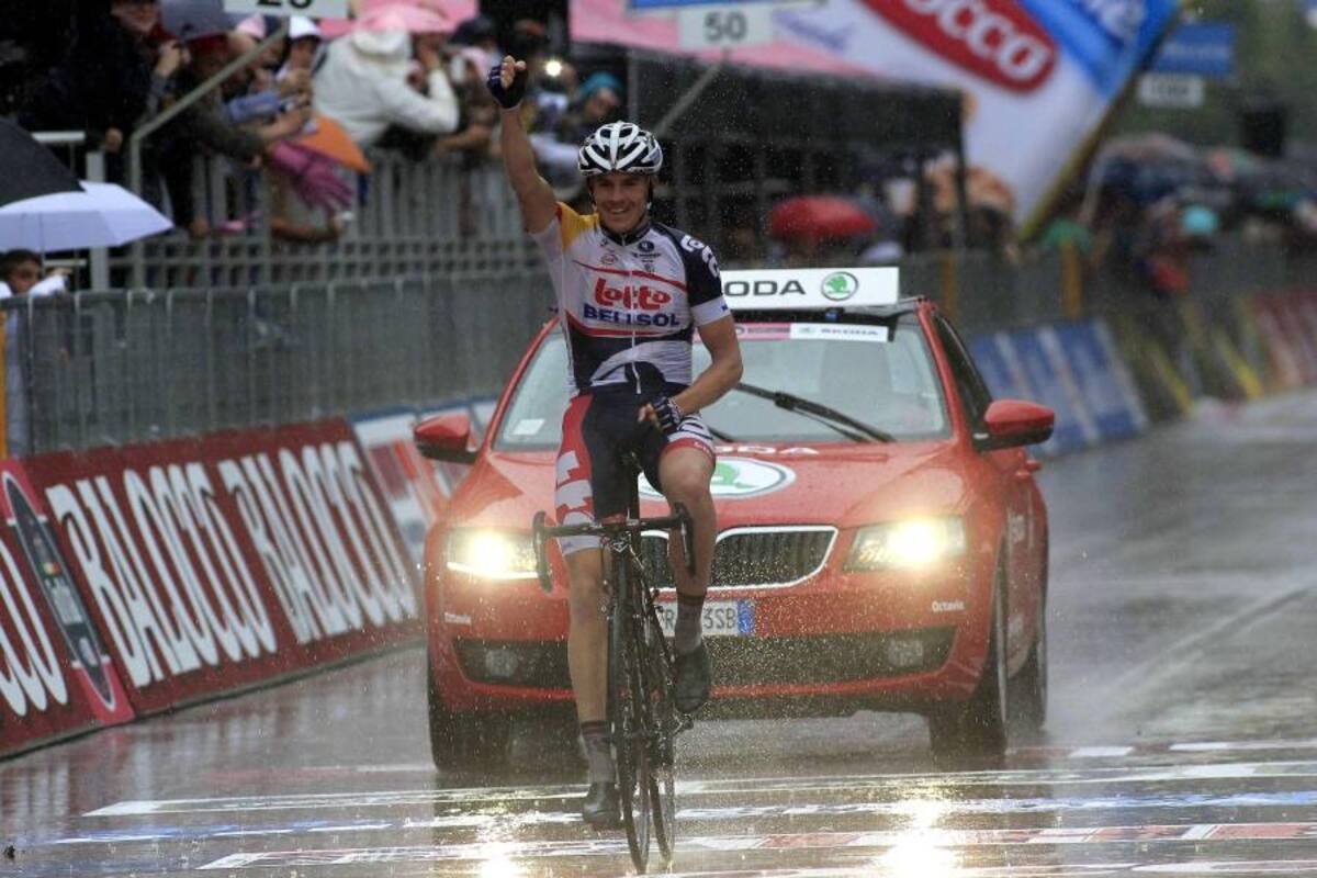 Sin duda alguna el australiano Adam Hansen fue la gran figura de la séptima etapa del Giro de Italia, no solo por ganar la fracción que terminó en Pescara, sino porque lo hizo casi que de punta a punta, pues hizo parte de una fuga que se dio al comienzo del recorrido, y logró llegar victorioso. (Foto: AFP / VANGUARDIA LIBERAL)