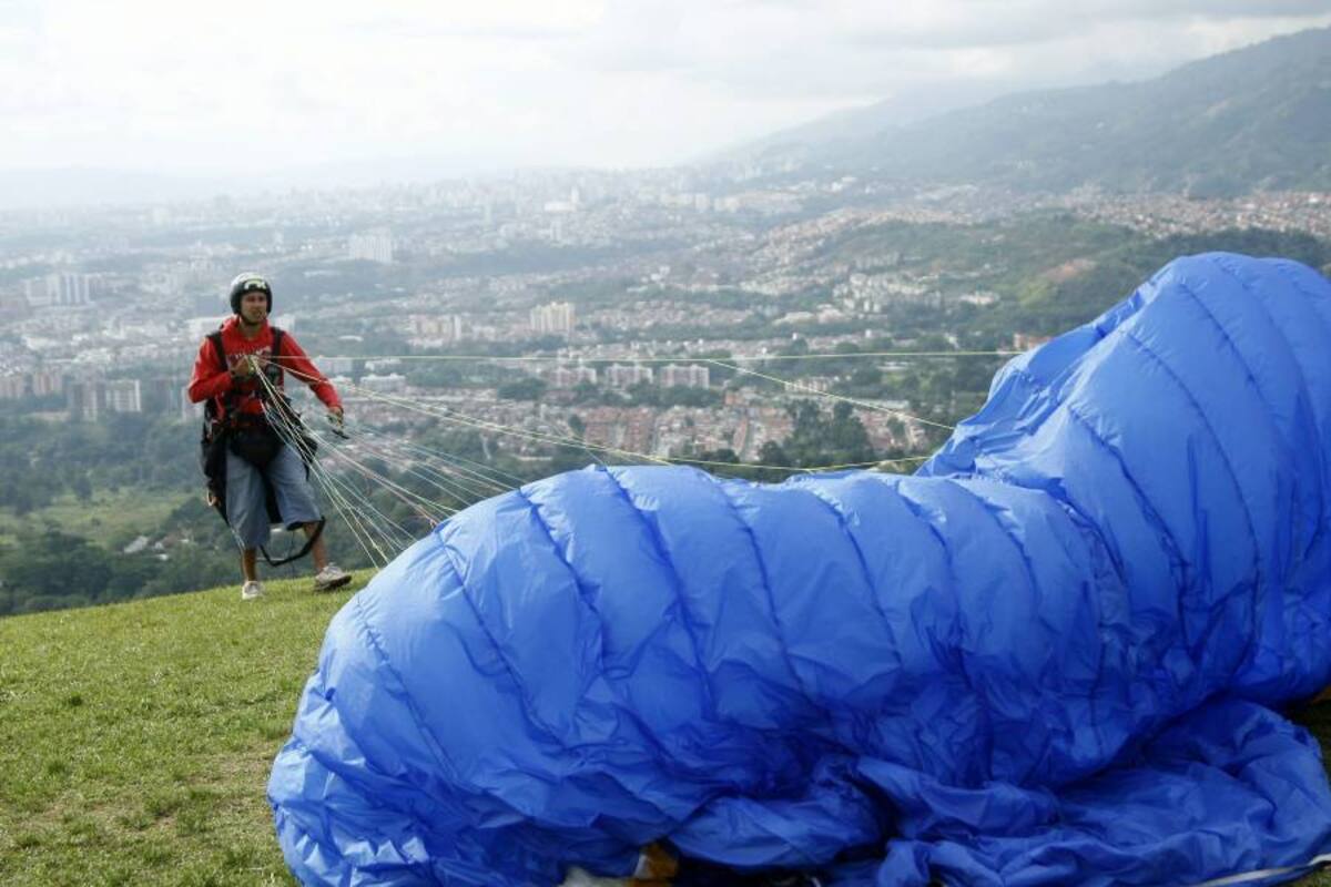 Compartir el cielo con las aves y verlas cerca, todo un privilegio. (Foto: César Florez / VANGUARDIA LIBERAL)