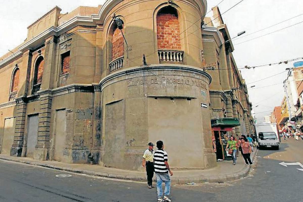 La antigua Plaza San Mateo es la que está ubicada entre las calles 33 y 34 con carrera 16. (Foto: Archivo / VANGUARDIA LIEBRAL)