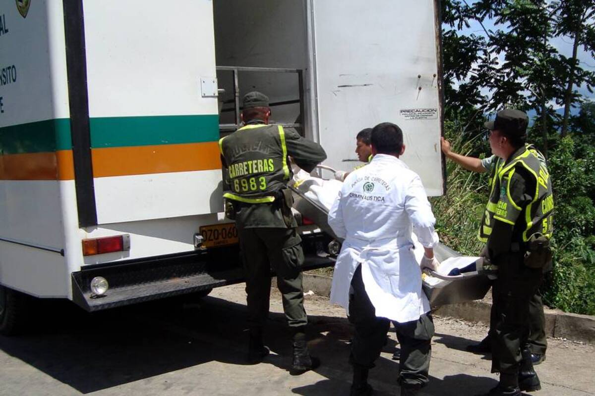 Las víctimas fatales se dirigían al municipio de Rionegro cuando se presentó el accidente. La Policía de Tránsito está tras la pista del vehículo de carga involucrado en hecho, el cual huyó del lugar sin dejar rastro. (Foto: Archivo/VANGUARDIA LIBERAL )
