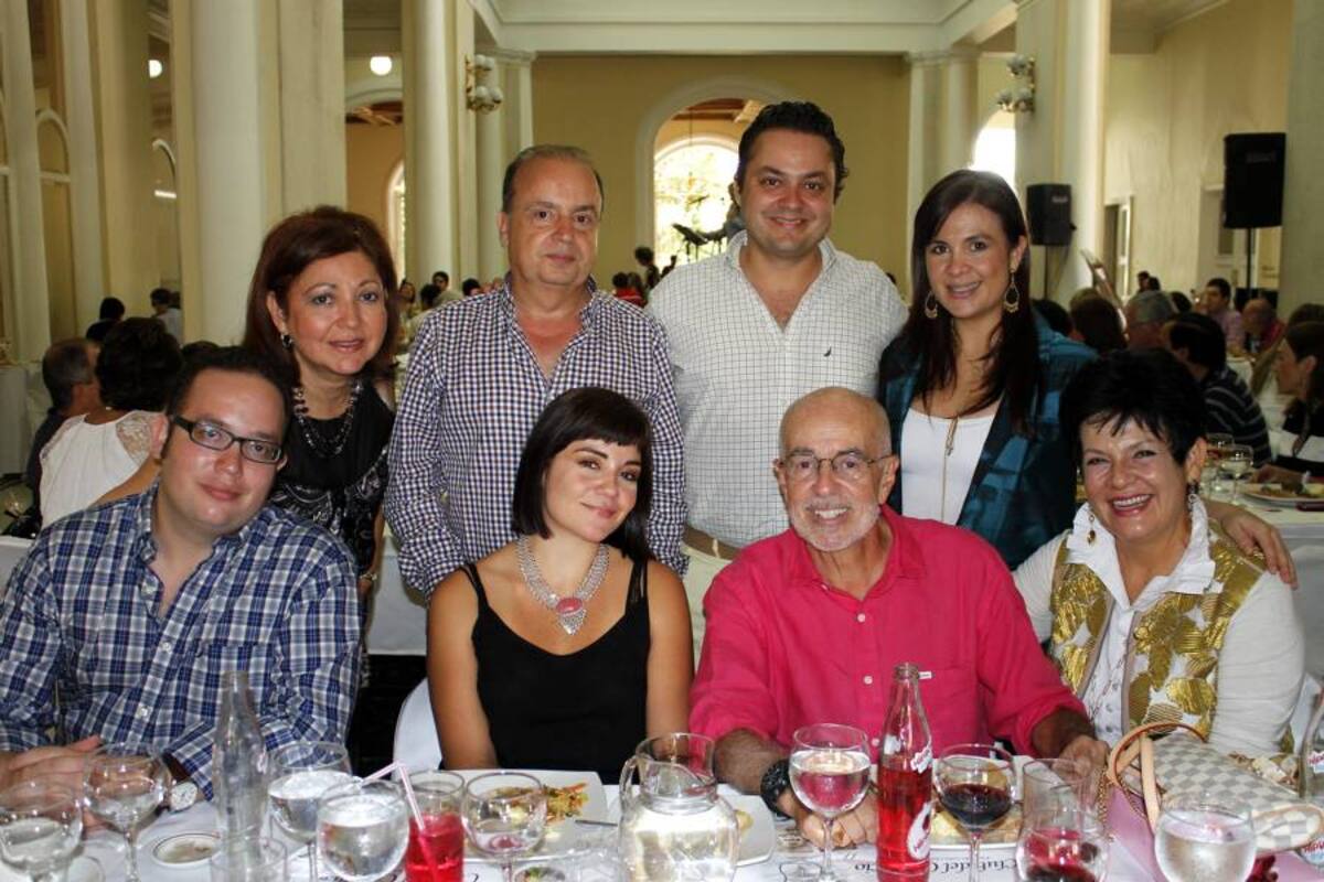 Sergio Gómez, Silvia Alfonzo, Hernán Alfonzo, Gloria Amaya de Alfonzo, Margarita Pérez, Víctor Hugo Gómez, Víctor Iván Gómez y Ana Milena Alfonzo. (Foto: Nelson Díaz/ VANGUARDIA LIBERAL)
