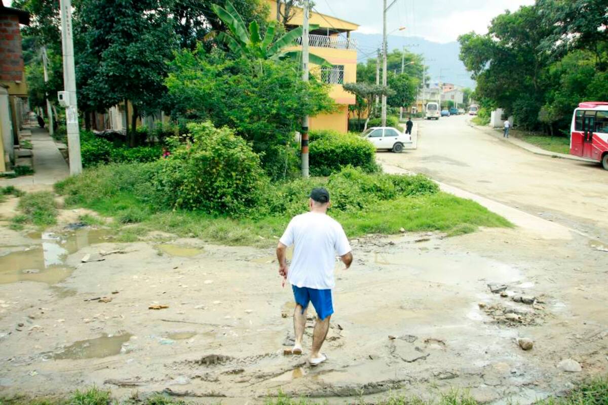 La intervención en las vías en lo que respecta a la instalación de señales verticales y horizontales se convertiría en el paso más importante para mejorar la movilidad del sector. (Foto: Archivo/VANGUARDIA LIBERAL)