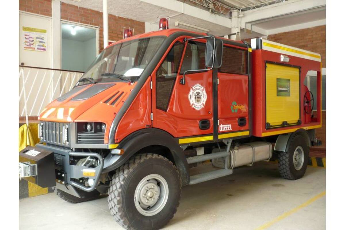 El vehículo tipo Lince fue adquirido el año pasado por el cuerpo de Bomberos de Floridablanca. La maquina proviene de España. (Foto: liliana Carvajal/VANGUARDIA LIBERAL )