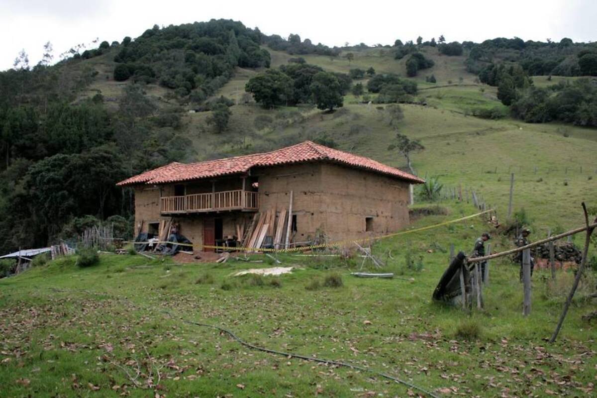 Los violentos hechos se registraron en esta casa ubicada en la vereda Montonera, a 15 kilómetros del casco urbano del municipio de Carcasí, en la Provincia de García Rovira. (Foto: Suministrada/VANGUARDIA LIBERAL )