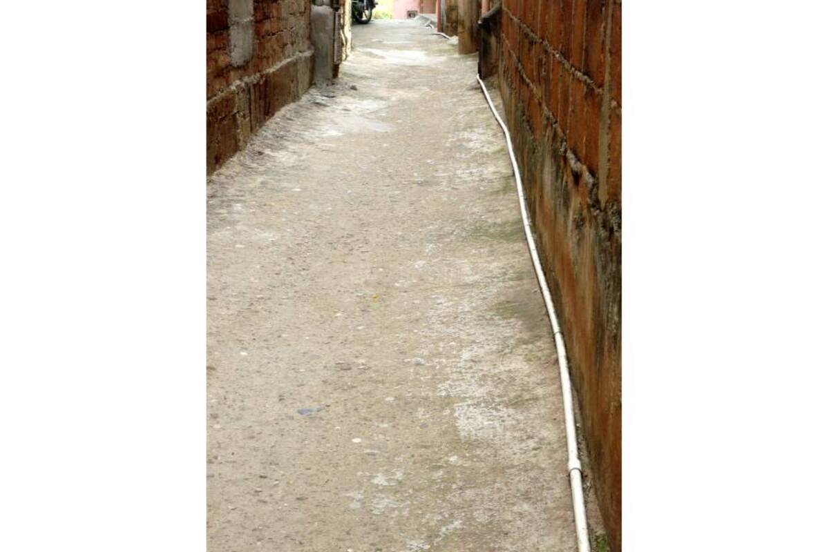 La cancha del barrio es uno de los lugares más frecuentados por los consumidores de drogas y delincuentes. (Foto: Liliana Carvajal/VANGUARDIA LIBERAL )
