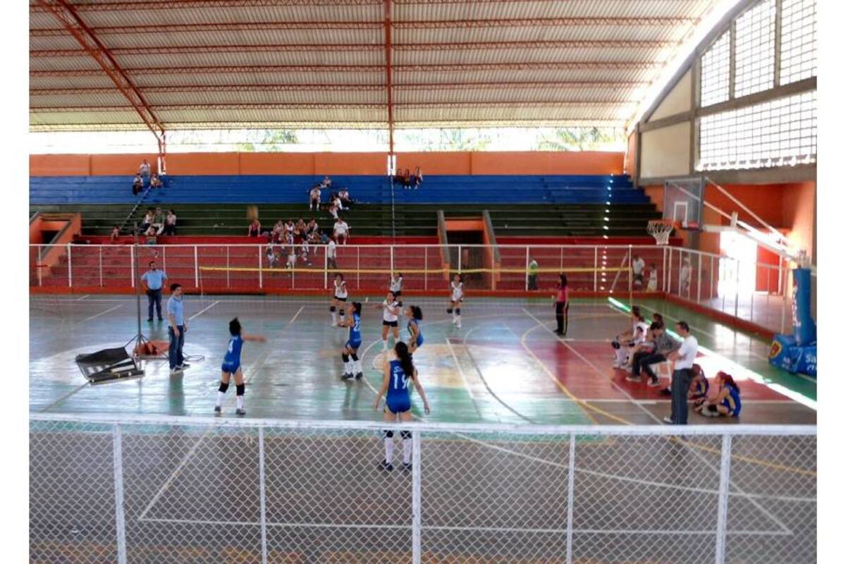 Definidos los ganadores de los juegos de conjunto, se inicia la próxima semana los deportes individuales: atletismo, tenis, natación, ajedrez, en esta fase municipal de los juegos intercolegiados. (Foto: Nancy Acuña R. / VANGUARDIA LIBERAL)