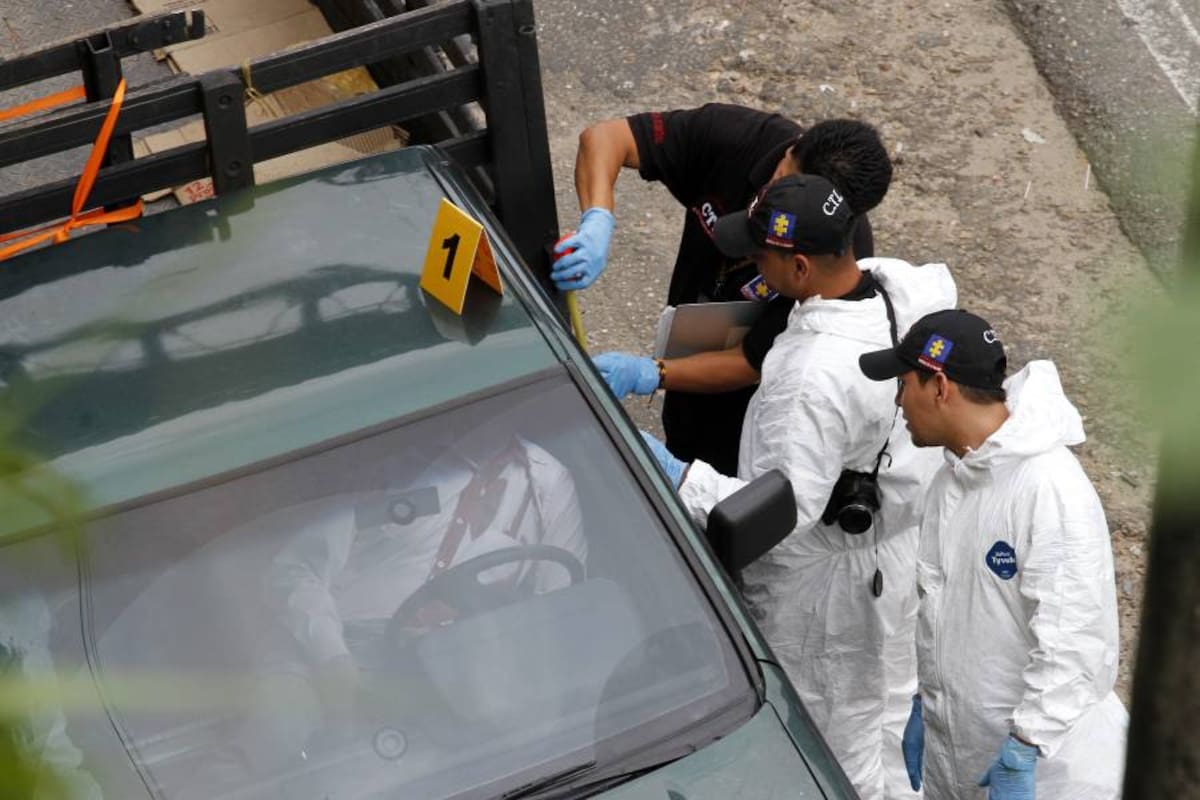 El atentado se presentó en la vía a la Costa Atlántica, frente al barrio Olas Bajas. La vía estuvo cerrada cerca de una hora. (Foto: Nelson Díaz/VANGUARDIA LIBERAL )