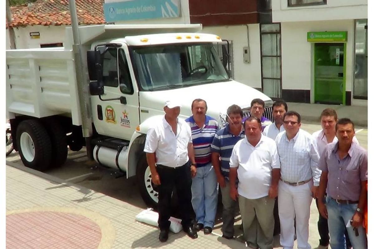 El nuevo vehículo será utilizado para la recolección de materiales de construcción, mejoramiento de vías y recolección de residuos sólidos. (Foto: Suministrada / VANGUARDIA LIBERAL)