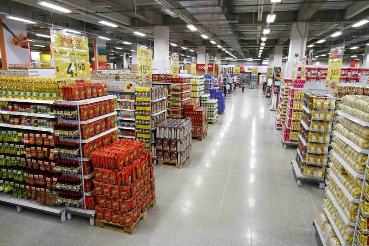 Aunque esta semana se puso al servicio del público esta tienda, las obras del centro comercial Delacuesta, donde está ubicado el almacén, todavía no están terminadas. (Foto: Archivo/ VANGUARDIA LIBERAL)
