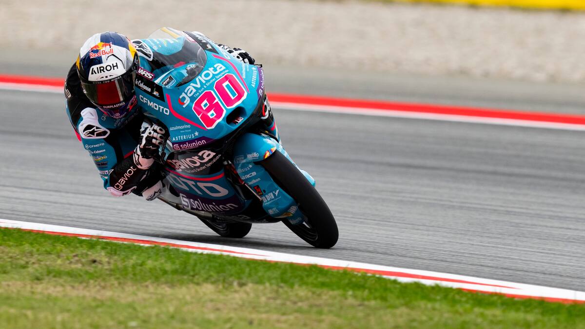 El piloto colombiano de Moto3, David Alonso (CFMOTO Gaviota Aspar Team), durante la primera sesión de entrenamientos libres del Gran Premio de Cataluña.