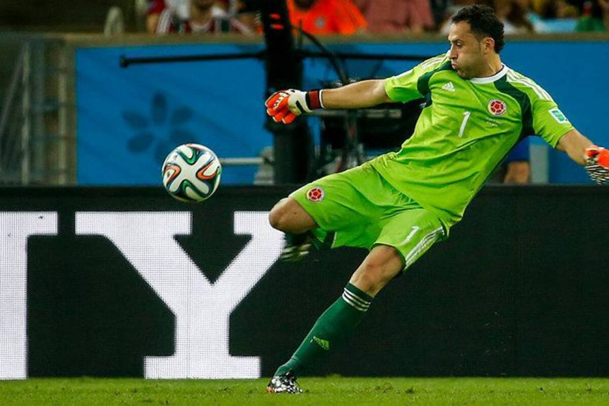 21 DE OCTUBRE DE 2014,
Bogotá-El Arsenal, equipo inglés en el cual juega el arquero titular de la Selección Colombia de fútbol, David Ospina, confirmó la lesión muscular en el cuádriceps derecho del guardameta nacional, lo cual lo mantendría fuera de las canchas por tres meses.FOTO: Mauricio Alvarado/Colprensa