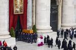 Video: Así fue trasladado el féretro de Benedicto XV a la cripta vaticana