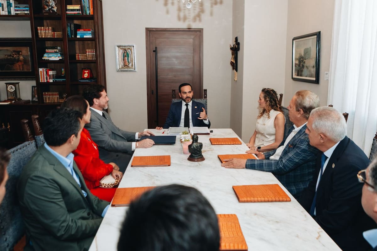 De esto hablaron en la reunión de Abelardo De La Espriella y el presidente de Conmebol en Colombia. Foto: Ministerio de Deporte