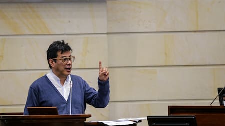 “Una vergüenza” y “el peor escándalo”: oposición arremete tras revelación de audios sobre el Clan del Golfo