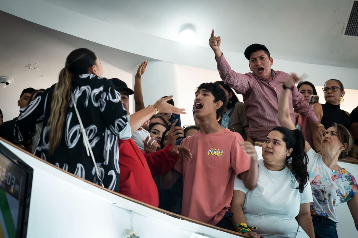 Debate del empréstito en el Concejo de Bucaramanga estuvo con los ánimos caldeados entre las personas que defendían la iniciativa y los que se oponían (Fotos de Juan Ortega / VANGUARDIA).