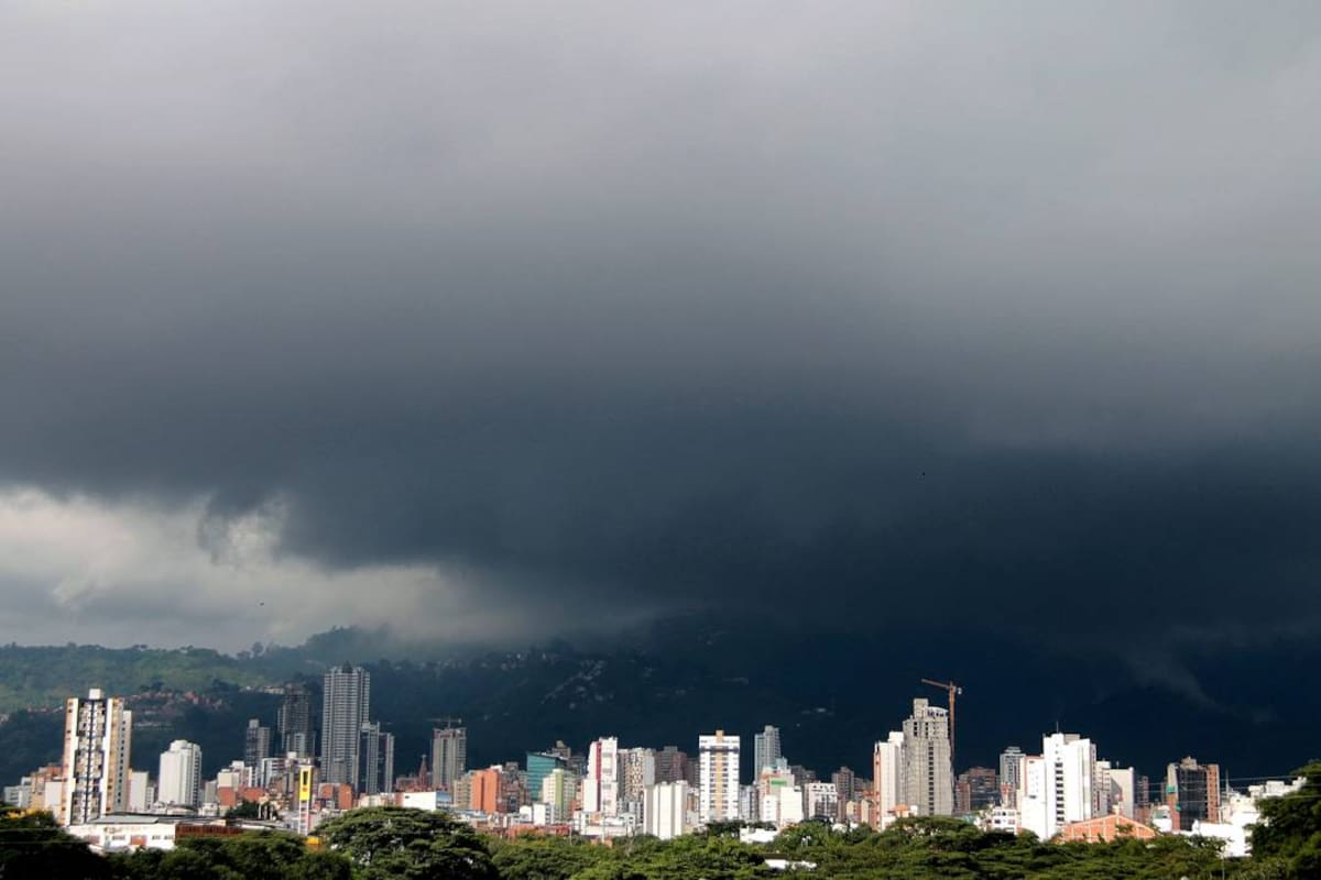 Según el Ideam, las lluvias continuarán cayendo en la región en los próximos días y hay riesgo de crecientes súbitas e inundaciones en los ríos del área metropolitana. (Foto: Élver Rodríguez / VANGUARDIA LIBERAL)