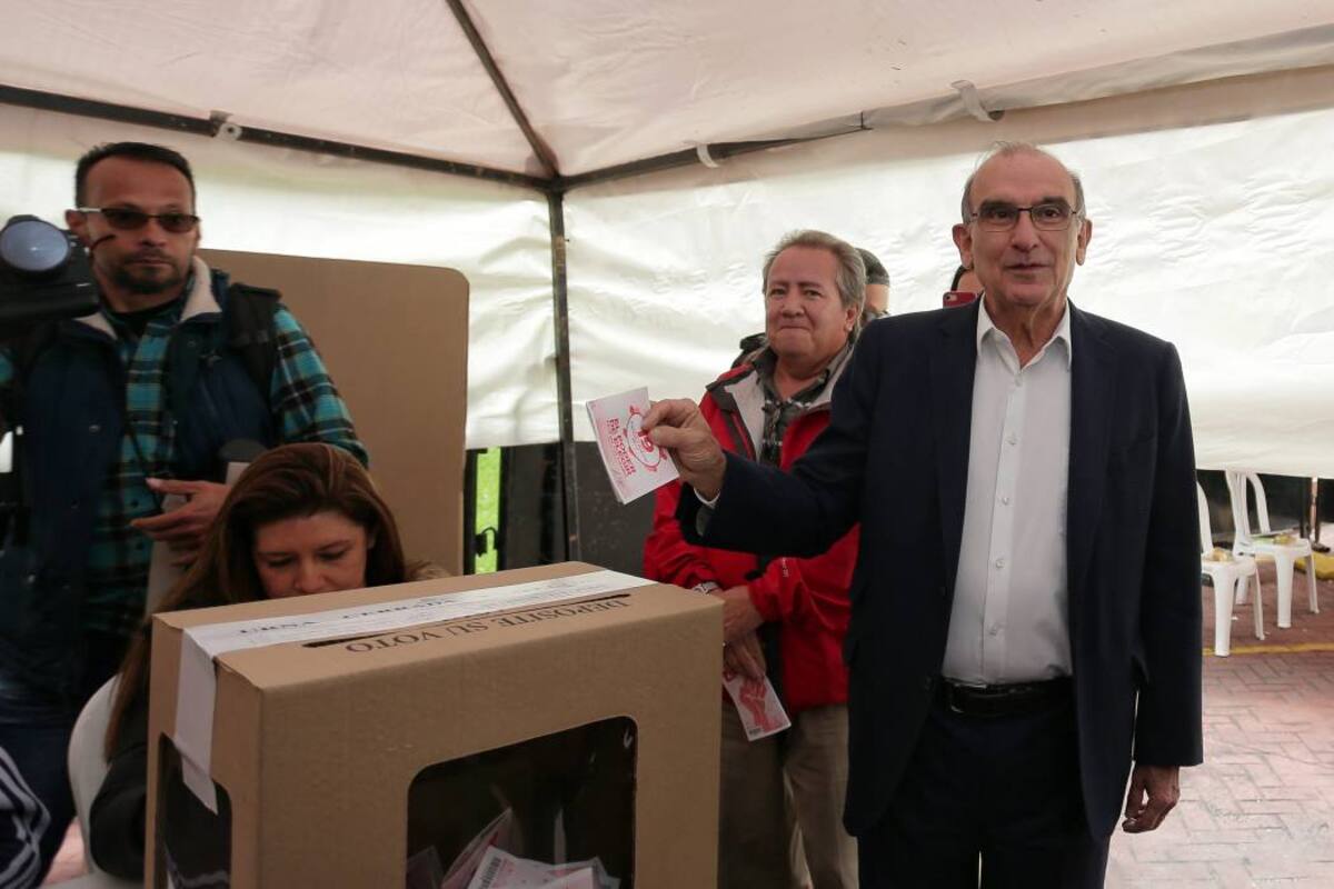 De la Calle desde el primer boletín que entregó la Registraduría apareció liderando el resultado de las elecciones de ayer. (Foto: Colprensa / VANGUARDIA LIBERAL )