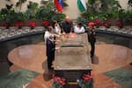 Delcy Rodríguez visita la tumba de Hugo Chávez tras juramentarse presidenta