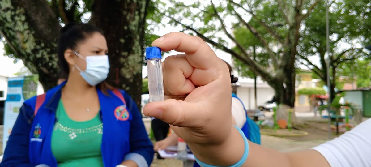 La Alcaldía y la Secretaría de Salud de Barrancabermeja trabajan en la lucha contra el dengue mediante recorridos por barrios priorizados y acciones educativas. Suministrada / VANGUARDIA