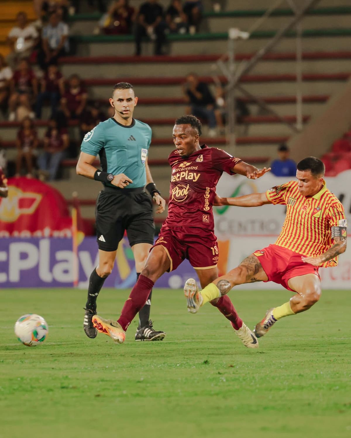 Deportes Tolima confirmó su clasificación a los cuartos de final de la Liga BetPlay, luego de vencer a Deportivo Pereira en juego de la fecha 17. Foto: Deportes Tolima.