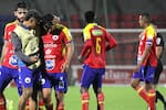 Escándalo en Pasto: hinchas invadieron la cancha y agredieron a jugadores tras la eliminación ante Tolima