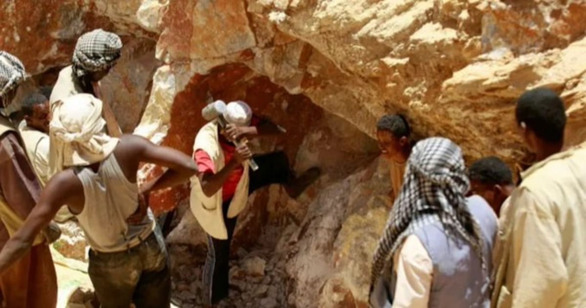 Al menos 67 muertos tras un derrumbe en una mina de oro en Sudán.