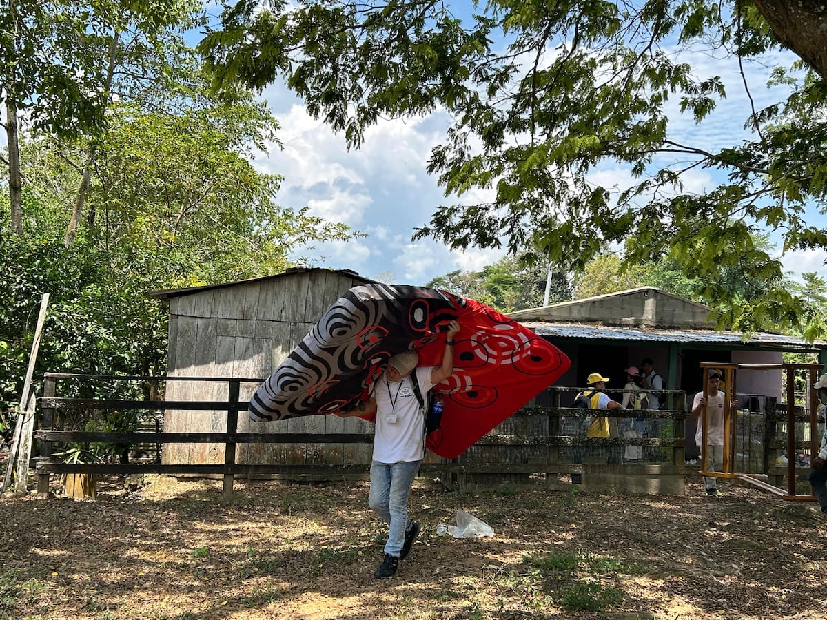 Objetos domésticos y viviendas con impactos de bala evidencian los enfrentamientos armados registrados en las comunidades de Puerto Matilde y Tamar Bajo, en el Valle del Río Cimitarra, Magdalena Medio.
Sumistrada/Credhos/Vanguardia
