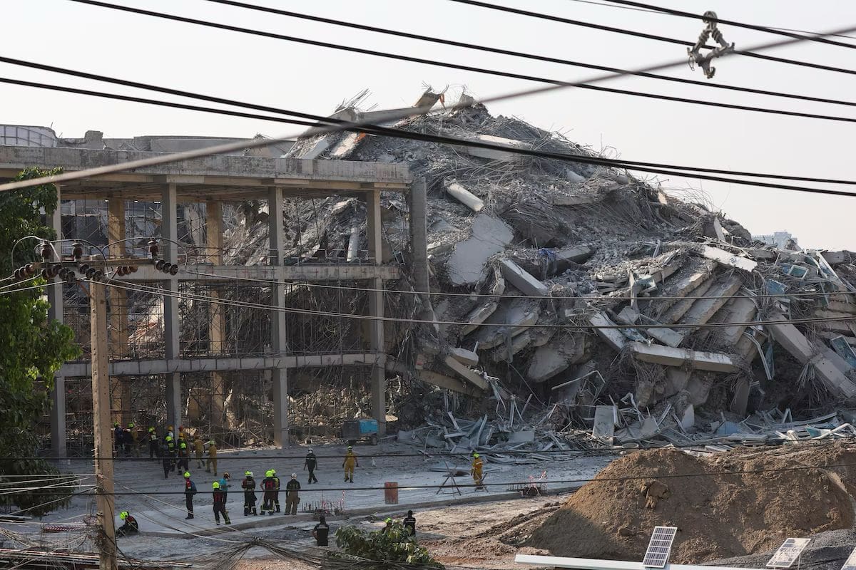 Destrucción y Emergencia en Bangkok: Rascacielos colapsa tras terremoto de magnitud 7,7. Foto: Reuters