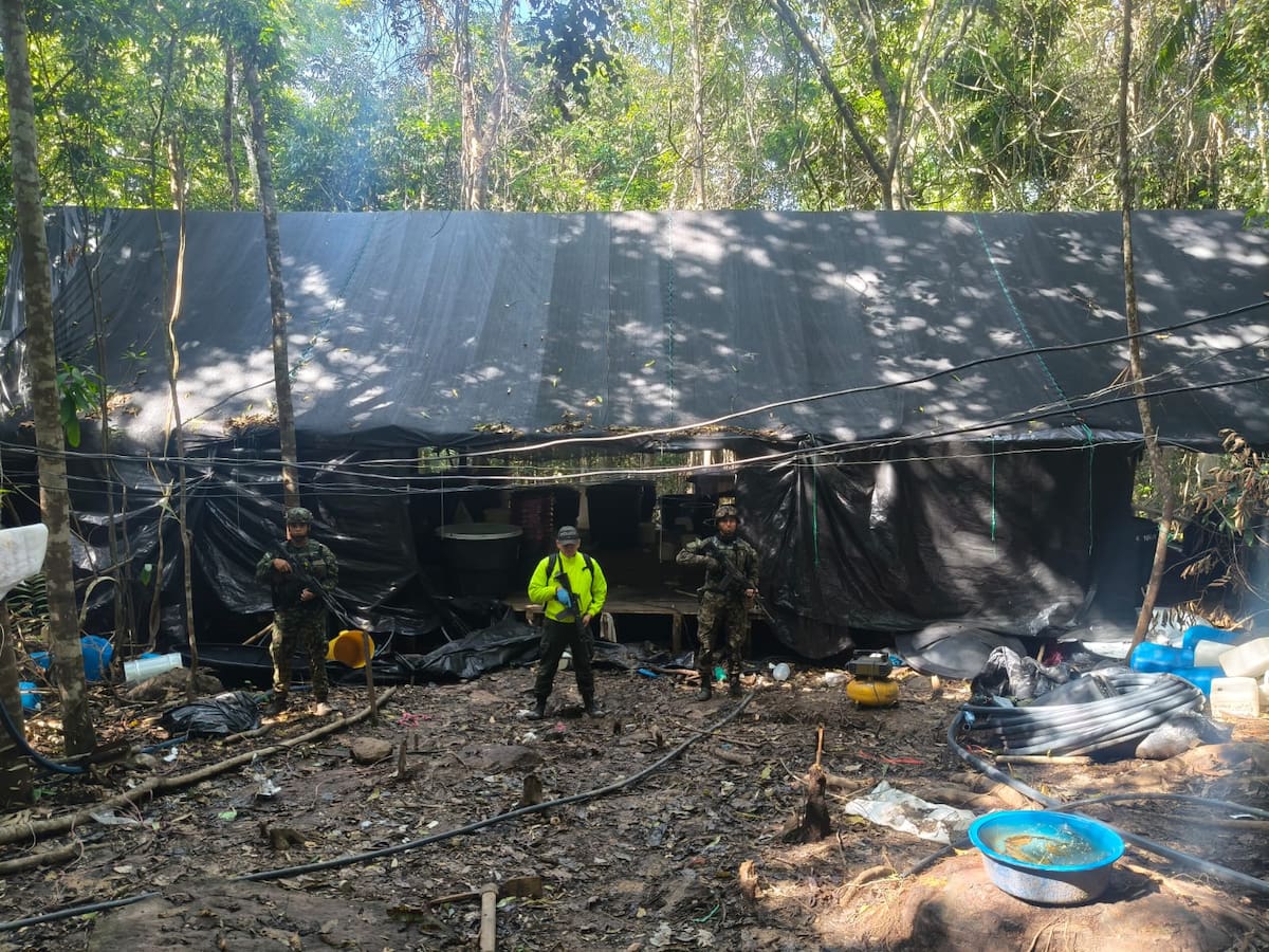 Destruyen un mega laboratorio de cocaína valorado en más de 6.000 millones de pesos perteneciente al frente Juan Fernando Porras Martínez del ELN. Foto: Prensa Segunda DIv.