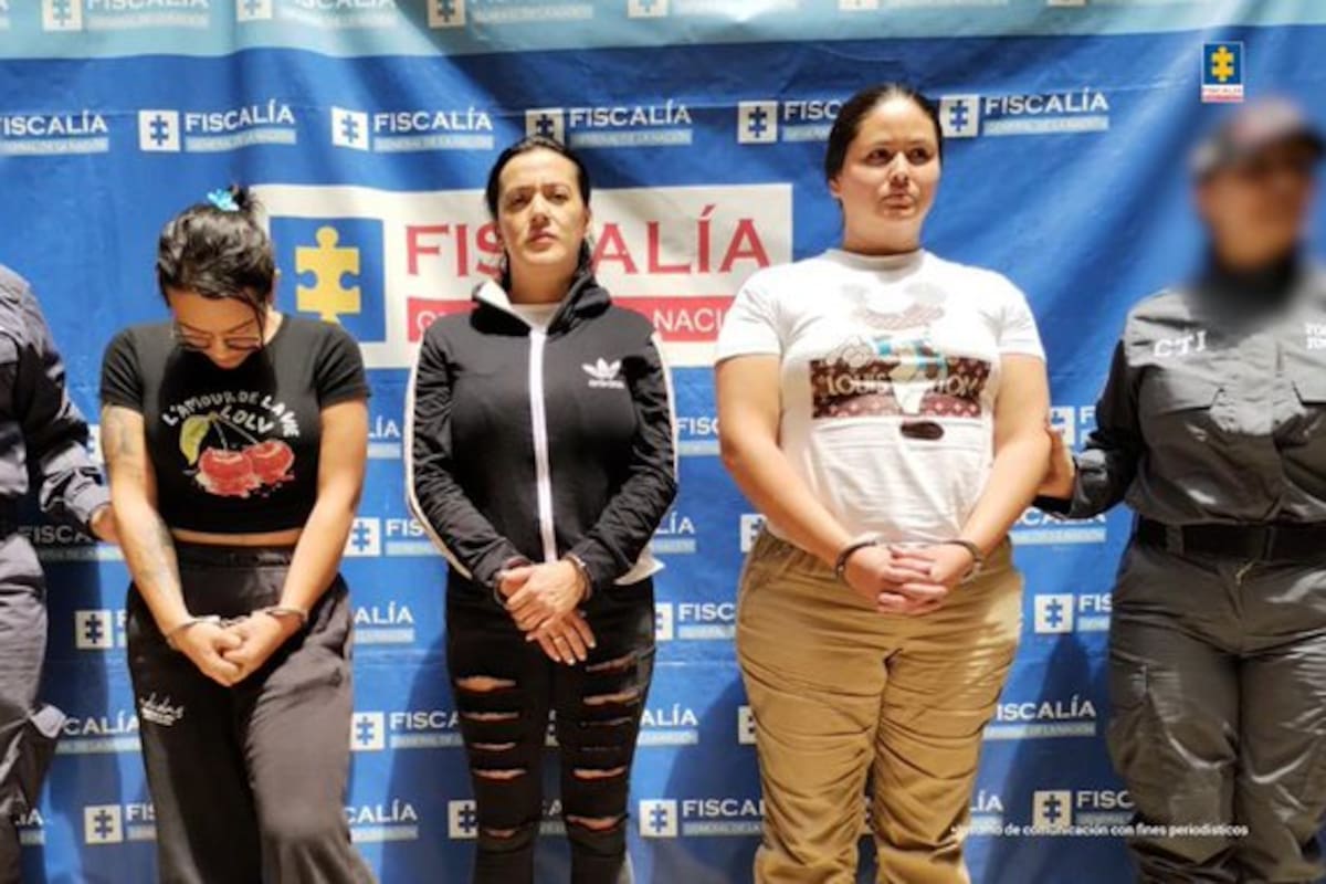 Jackeline Bedoya Acevedo, María Paola Arango Garrillo y Michel Chaverra Jaramillo fueron imputadas por los delitos de concierto para delinquir, estafa agravada en modalidad de delito masa y lesiones personales dolosas.