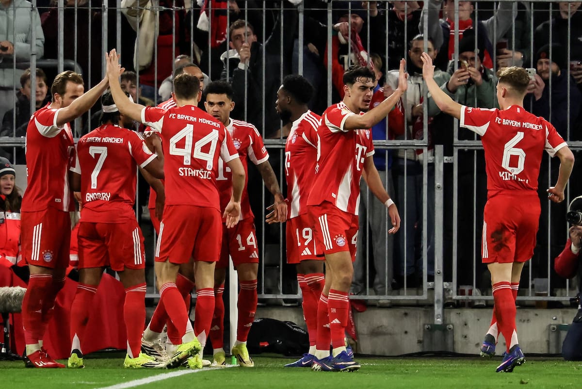 MUNICH (Germany), 11/02/2026.- Luis Diaz of Munich (C) celebrates scroring a goal with his team during the German DFB Cup quarter final soccer match between Bayern Munich and RB Leipzig in Munich, Germany, 11 February 2026. (Alemania) EFE/EPA/RONALD WITTEK CONDITIONS - ATTENTION: The DFB regulations prohibit any use of photographs as image sequences and/or quasi-video.