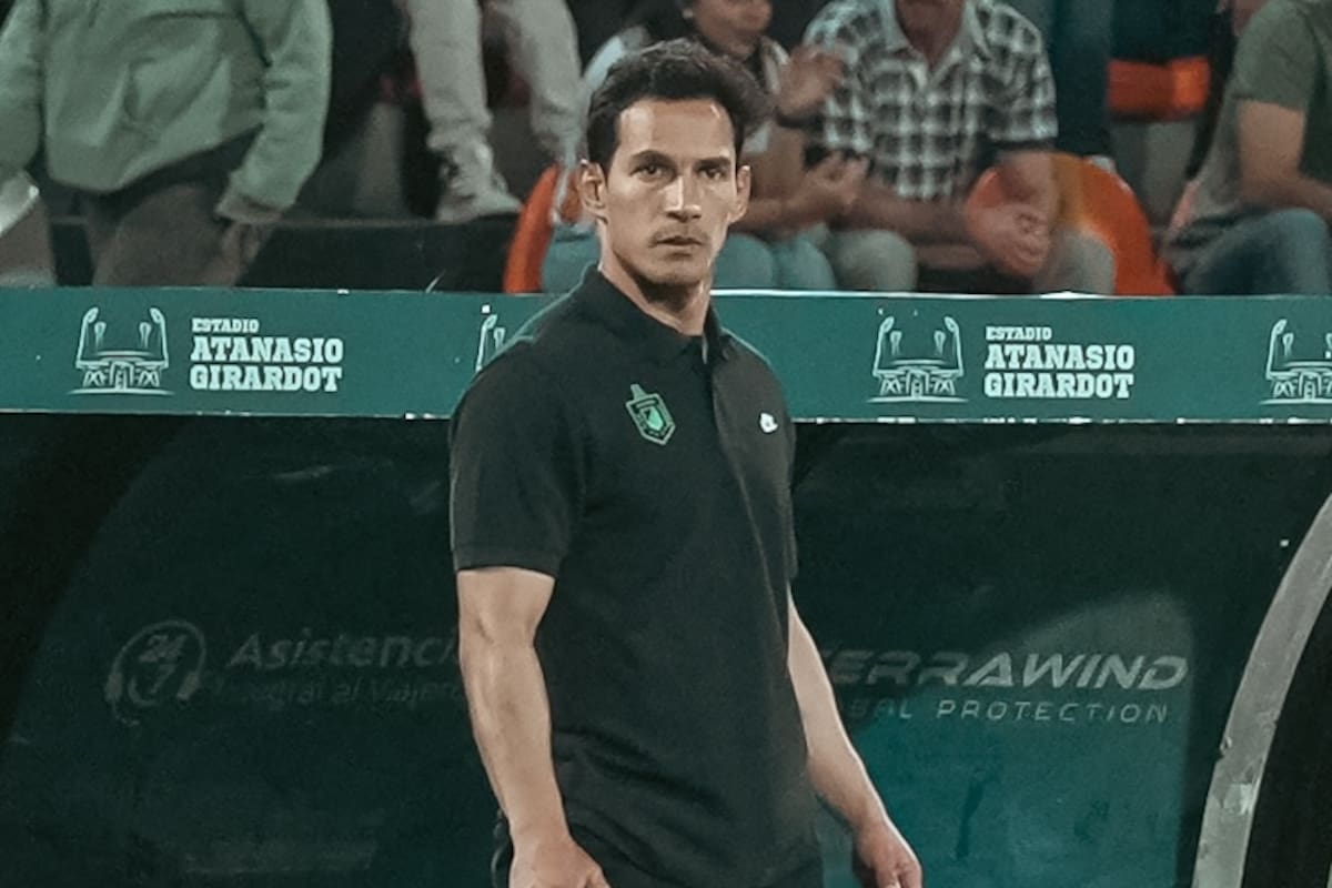 Diego Arias, entrenador de Nacional, cuestionó el planteamiento de Independiente Medellín, en el partido de ida de la final de la Copa BetPlay II de 2025. Foto: Nacional.