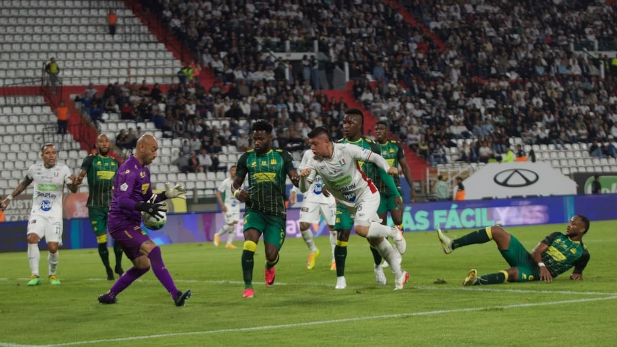 Diego Novoa fue una de las figuras del triunfo 3-1 de Atlético Bucaramanga sobre Once Caldas, en la fecha 12 de la Liga BetlPlay II de 2026. Santiago Álvarez - Colprensa