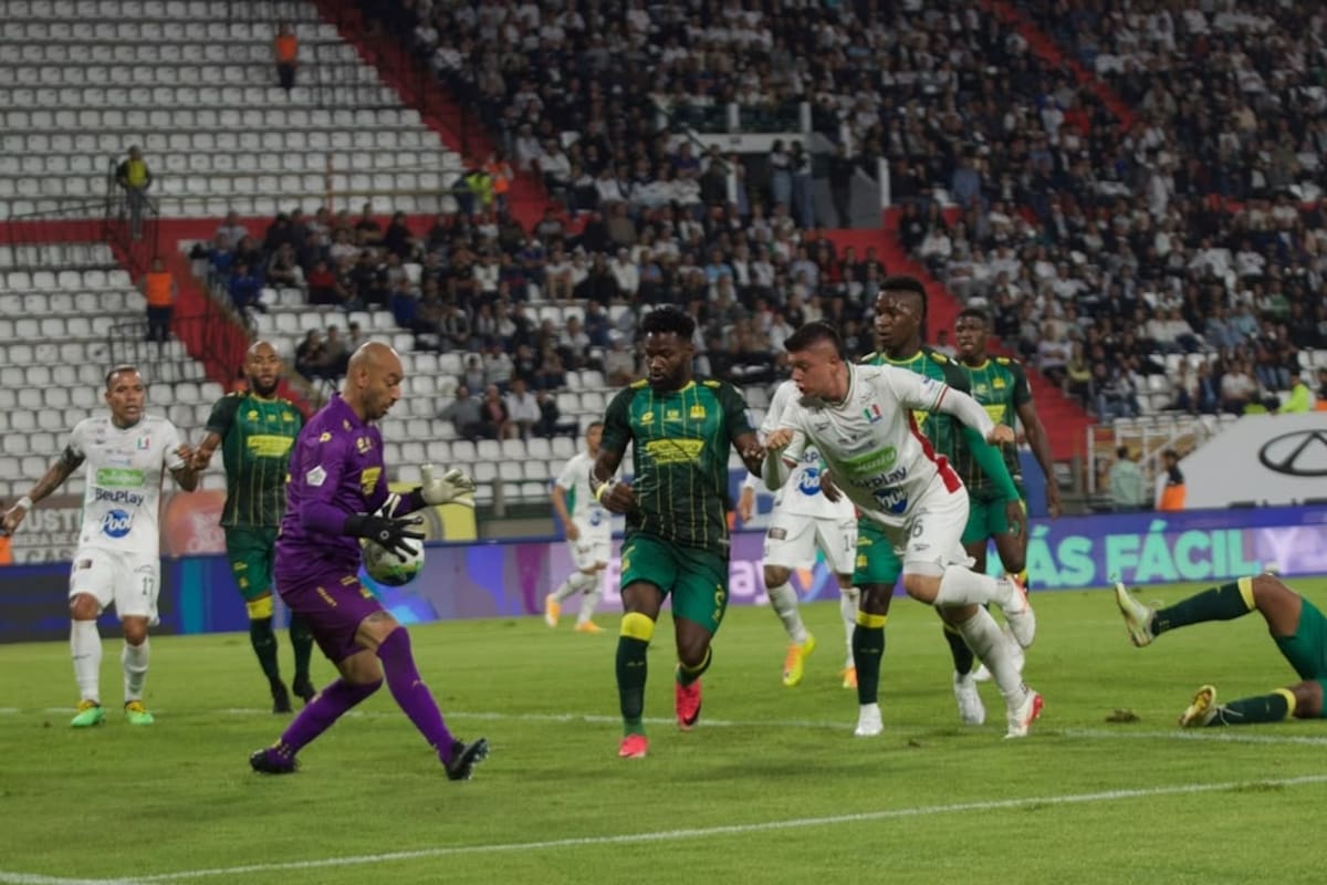 Diego Novoa fue una de las figuras del triunfo 3-1 de Atlético Bucaramanga sobre Once Caldas, en la fecha 12 de la Liga BetlPlay II de 2026. Santiago Álvarez - Colprensa