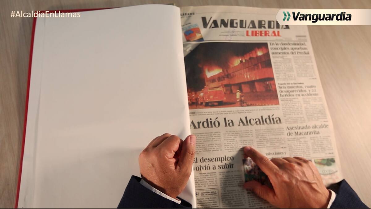 ‘Expedientes de prensa’ desempolvó todos los detalles que rodearon el incendio de la Alcaldía, en el año 2002.